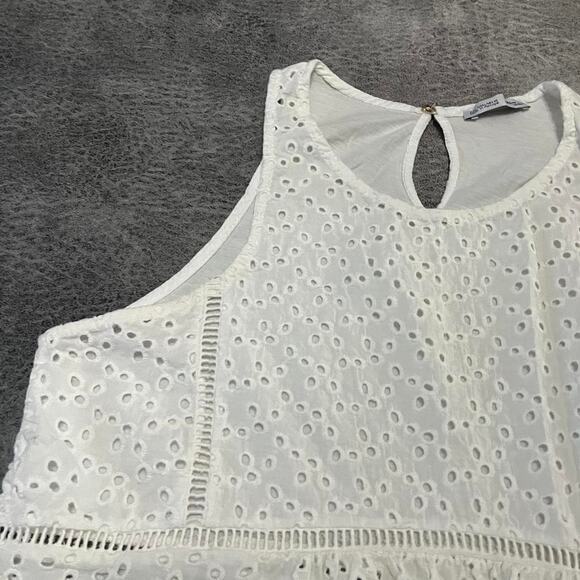 Zara eyelet dainty tank top - Picture 2 of 7